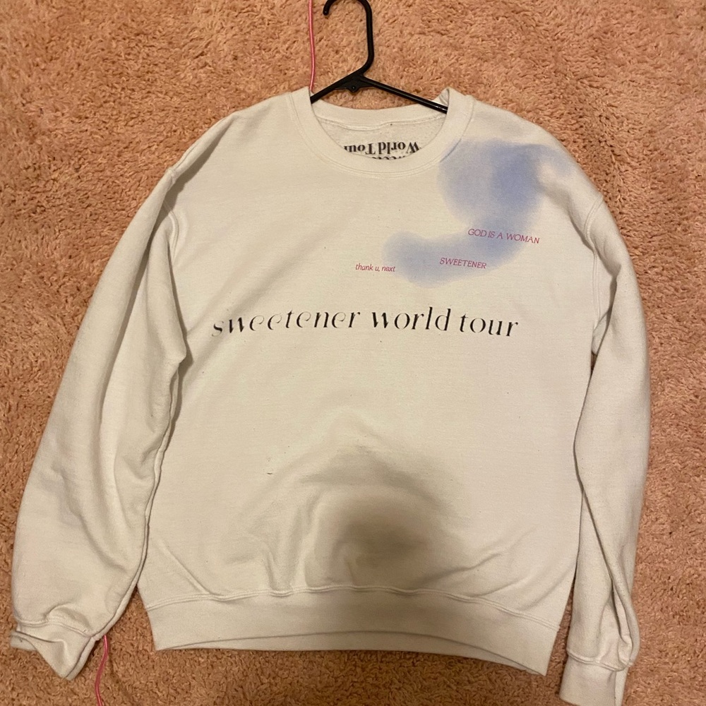 ariana grande sweetener tour rare crewneck!!